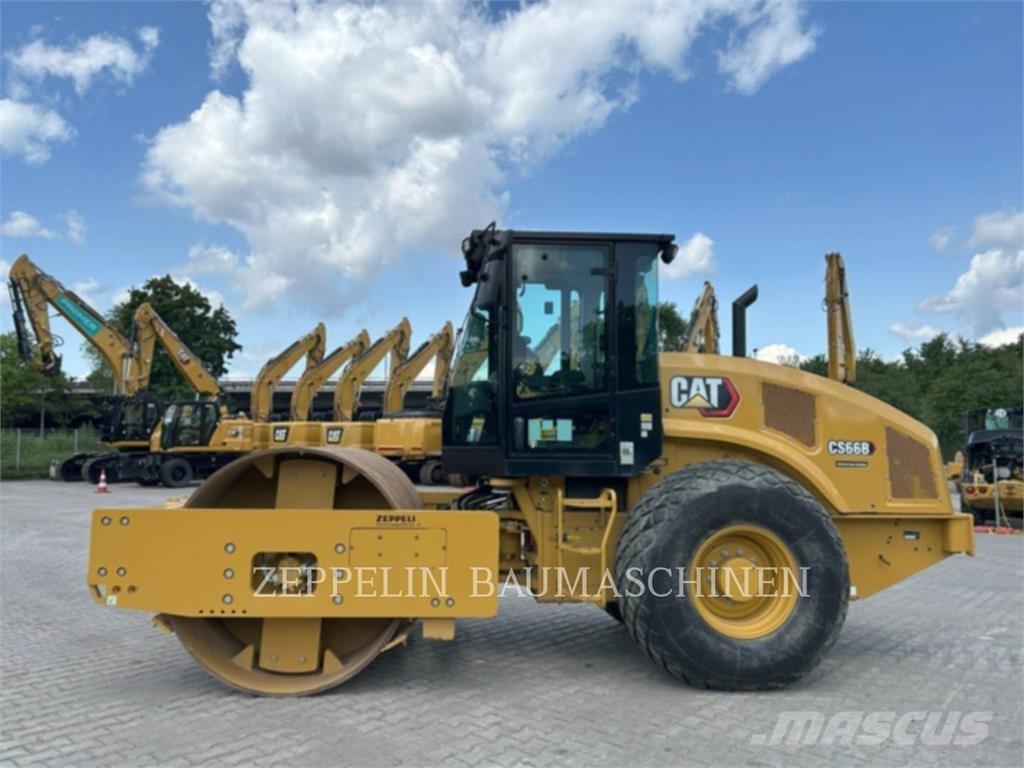 CAT CS66B Compacteur de sol