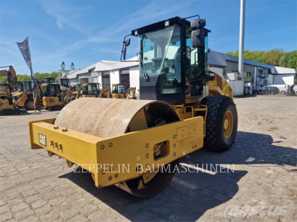 CAT CS66B Compacteur de sol