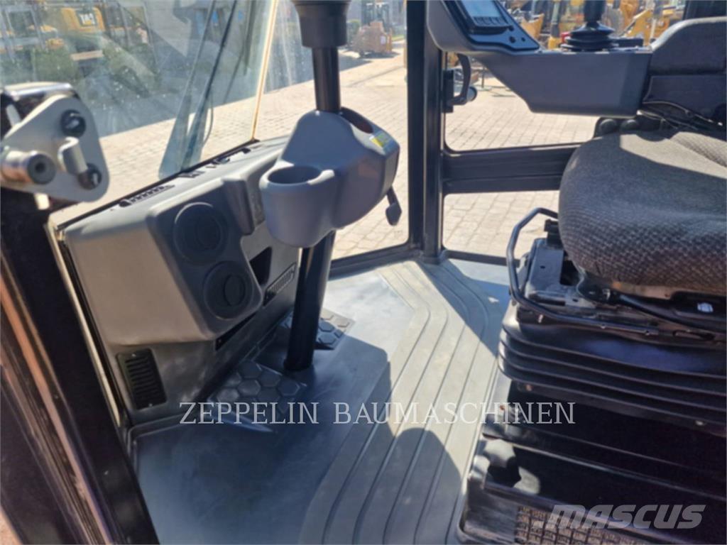 CAT CS66B Compacteur de sol
