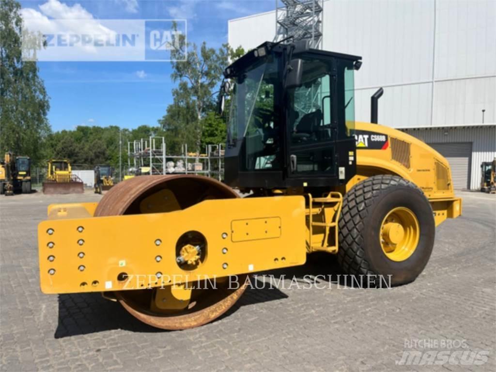 CAT CS68B Compacteur de sol
