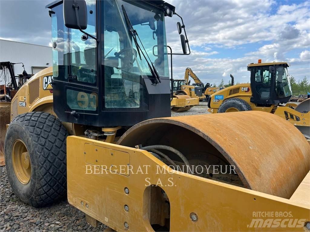 CAT CS74B 4F Compacteur de sol