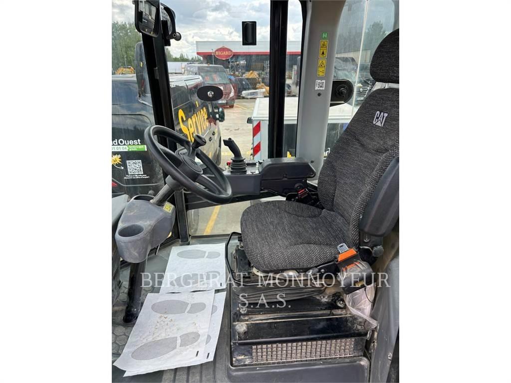 CAT CS74B 4F Compacteur de sol
