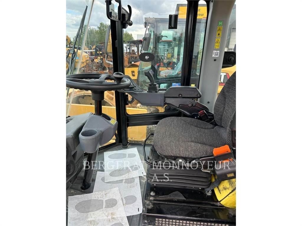 CAT CS76B Compacteur de sol