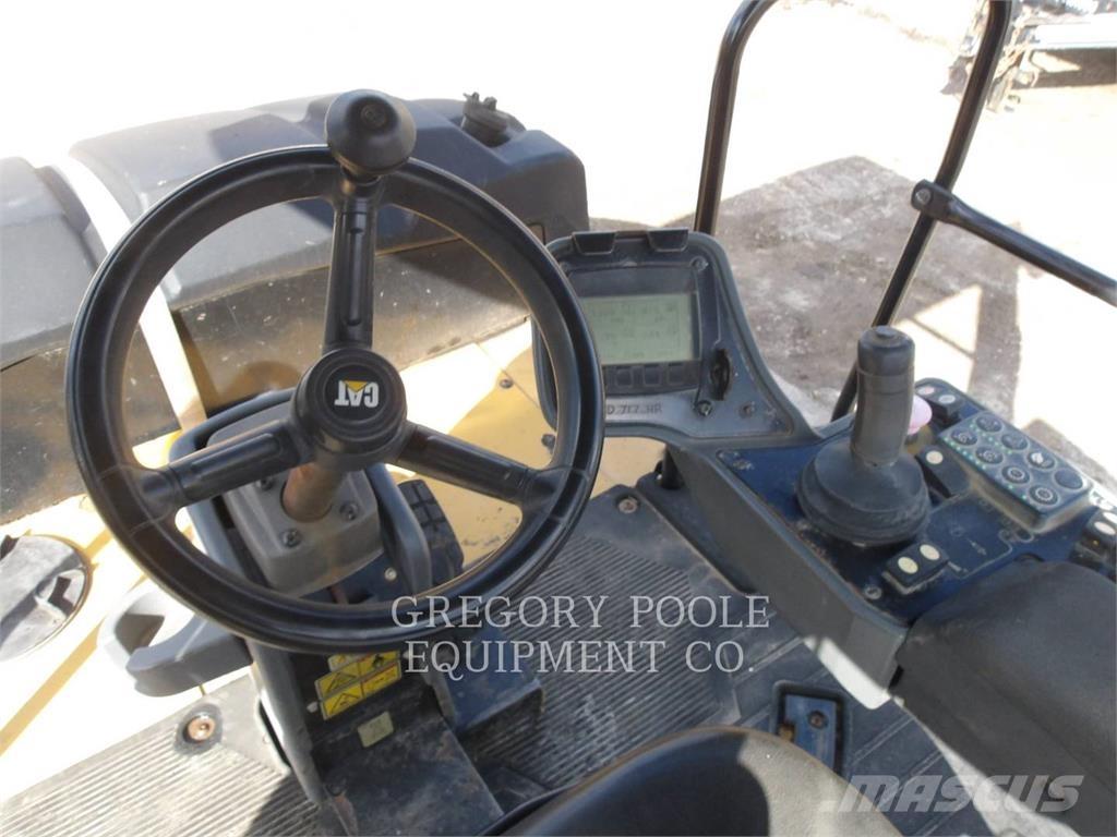 CAT CW16 Rouleaux à pneumatiques