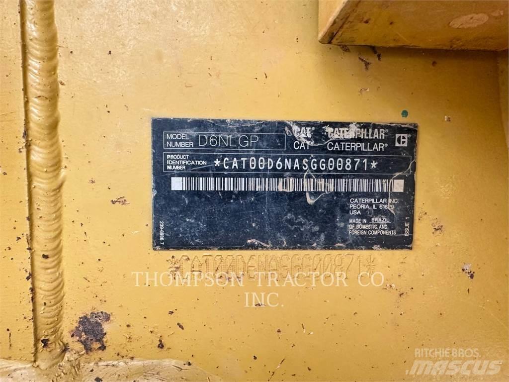 CAT D 6 N LGP Bouteurs sur chenilles