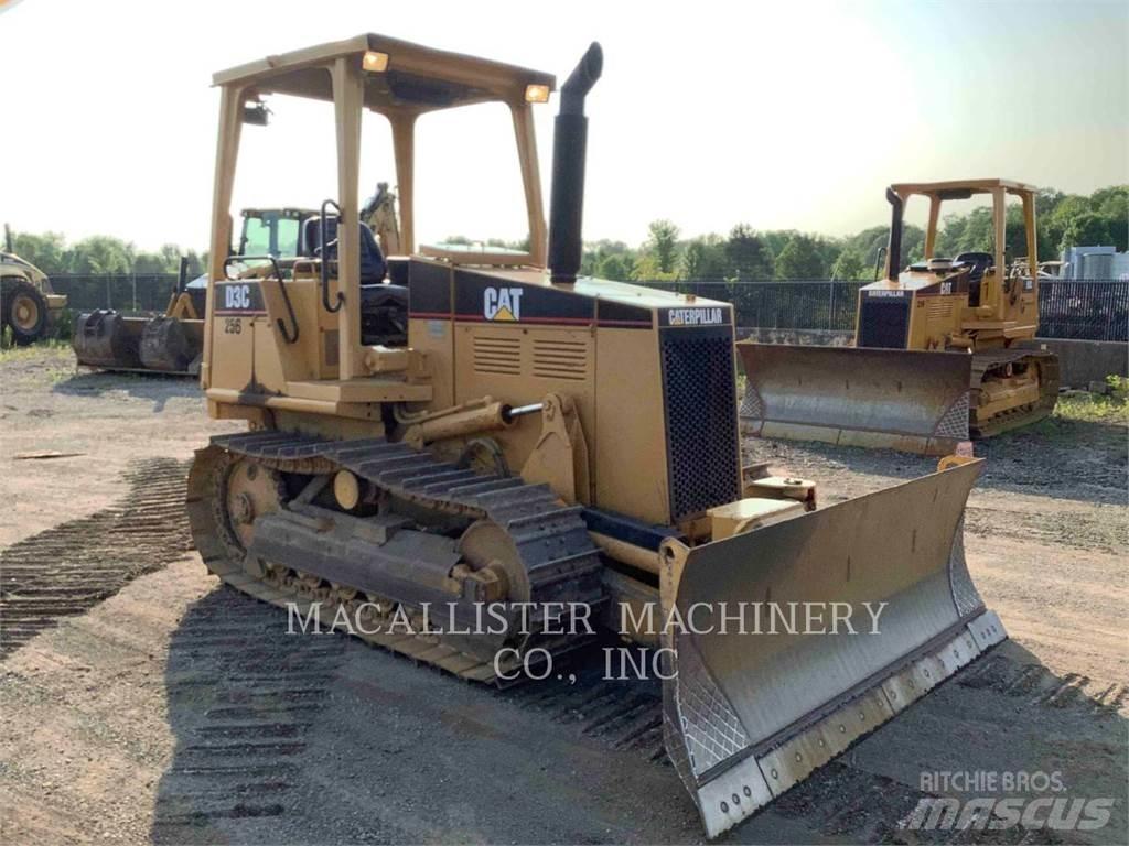 CAT D3CIII Bouteurs sur chenilles