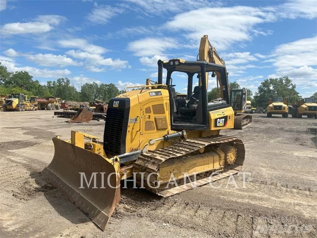 CAT D3K2L 4F Bouteurs sur chenilles
