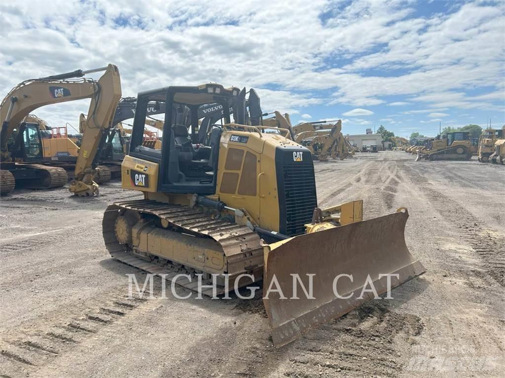 CAT D3K2L 4F Bouteurs sur chenilles
