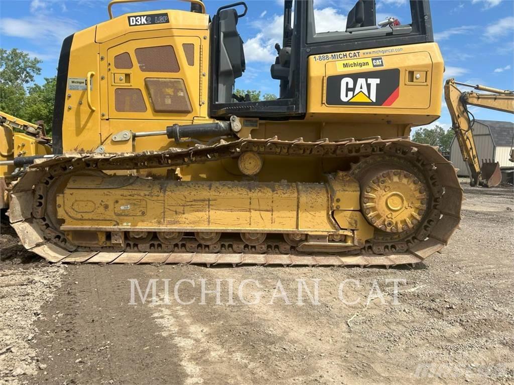 CAT D3K2L 4F Bouteurs sur chenilles