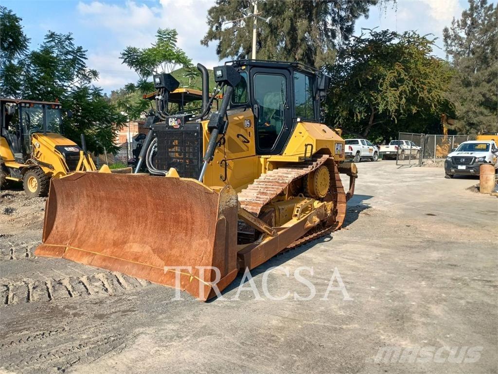 CAT D5 Bouteurs sur chenilles