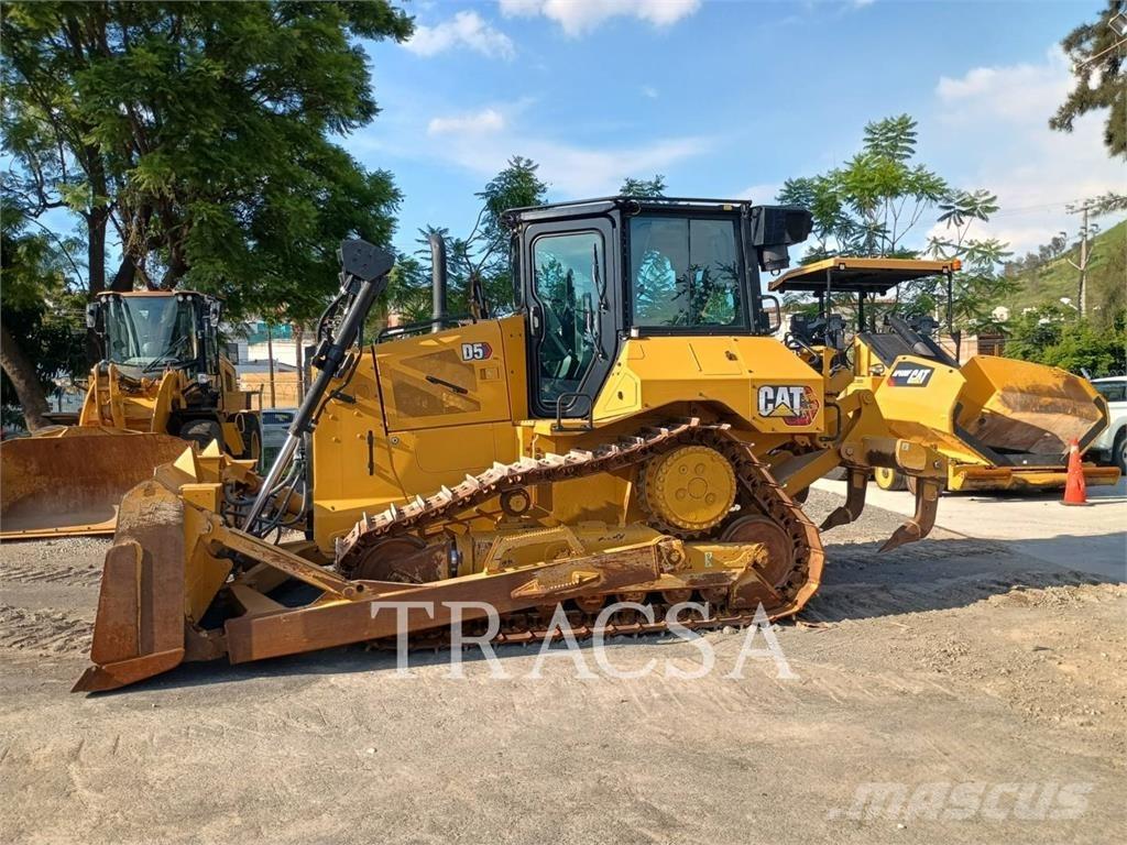 CAT D5 Bouteurs sur chenilles