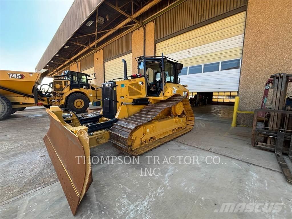 CAT D5 Bouteurs sur chenilles