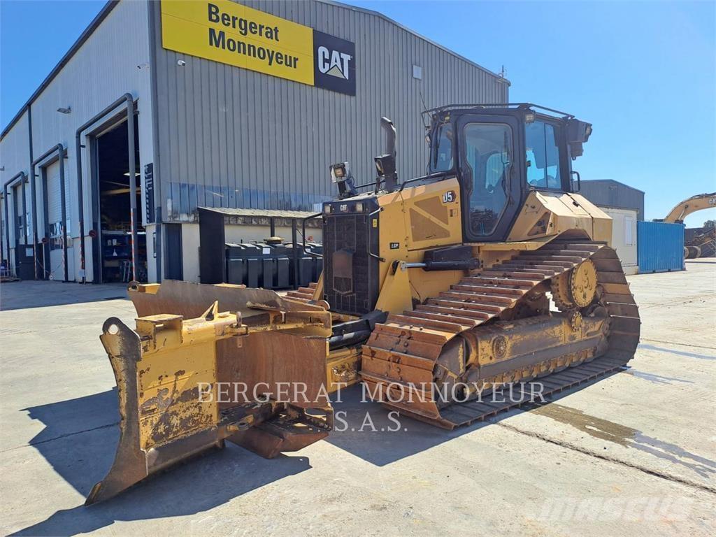 CAT D5 Bouteurs sur chenilles