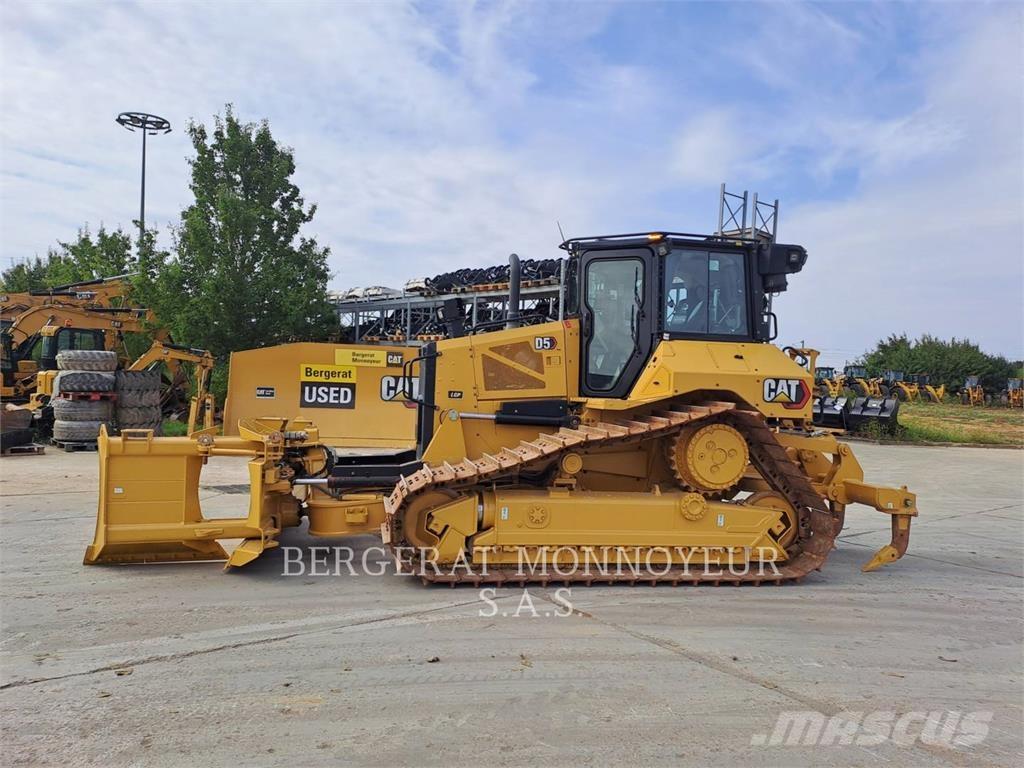 CAT D5 Bouteurs sur chenilles