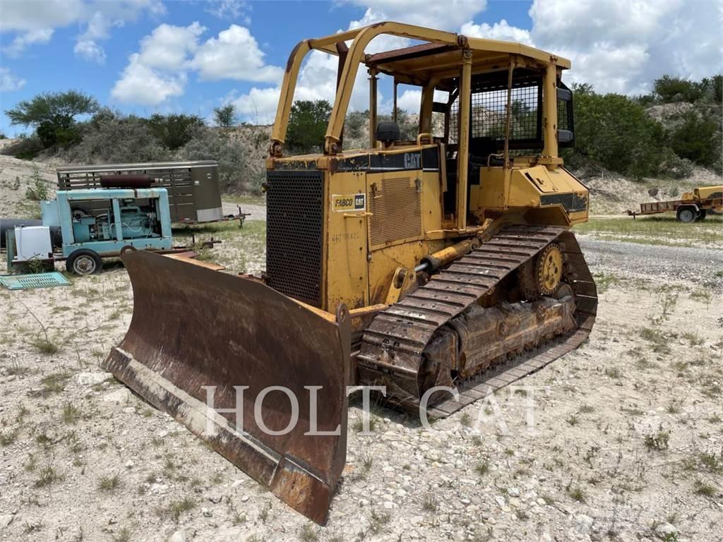 CAT D5M Bouteurs sur chenilles