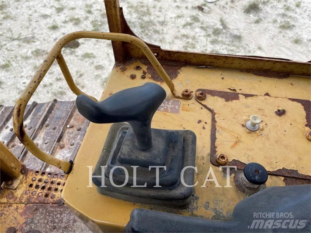 CAT D5M Bouteurs sur chenilles