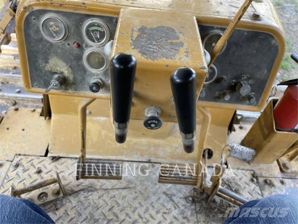 CAT D6E Bouteurs sur chenilles