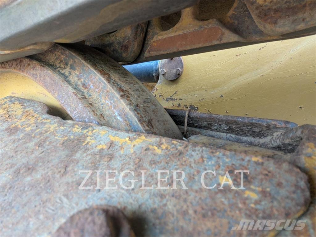 CAT D6K2 Bouteurs sur chenilles