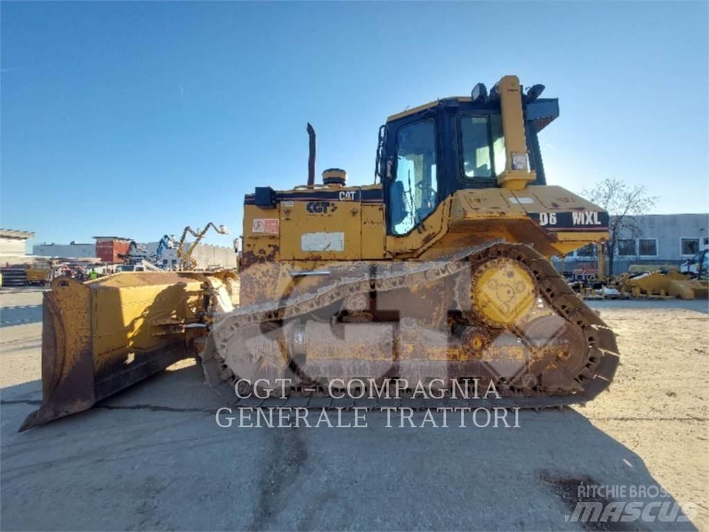 CAT D6M Bouteurs sur chenilles