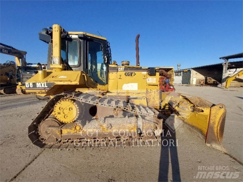 CAT D6M Bouteurs sur chenilles