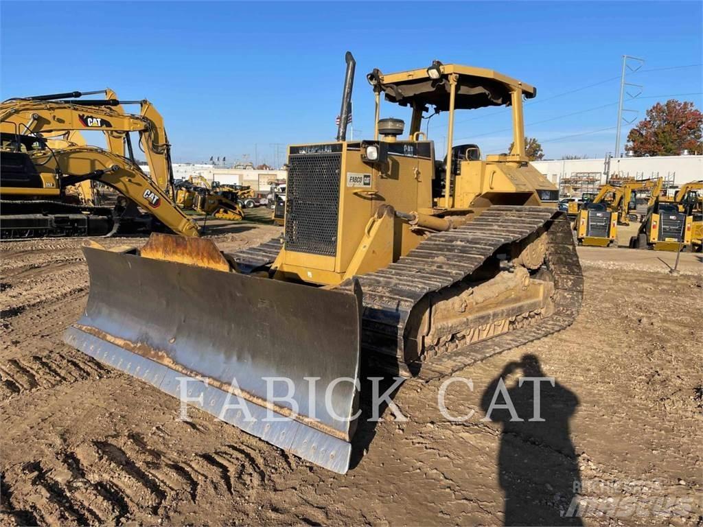 CAT D6M Bouteurs sur chenilles