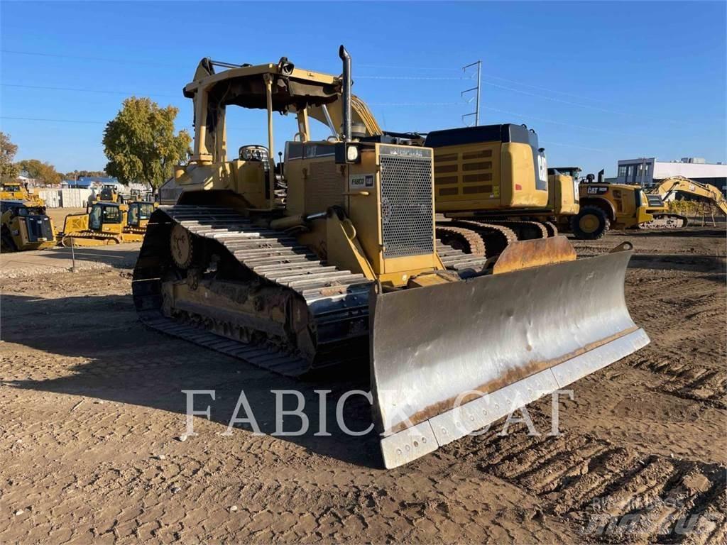 CAT D6M Bouteurs sur chenilles