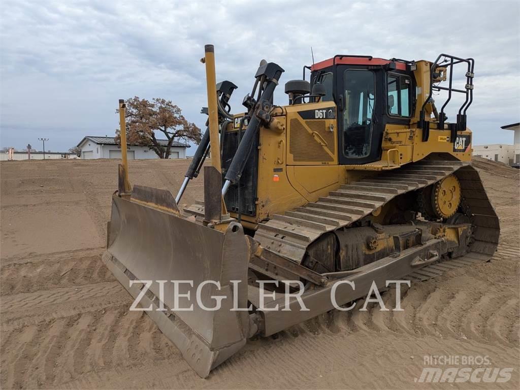 CAT D6T Bouteurs sur chenilles