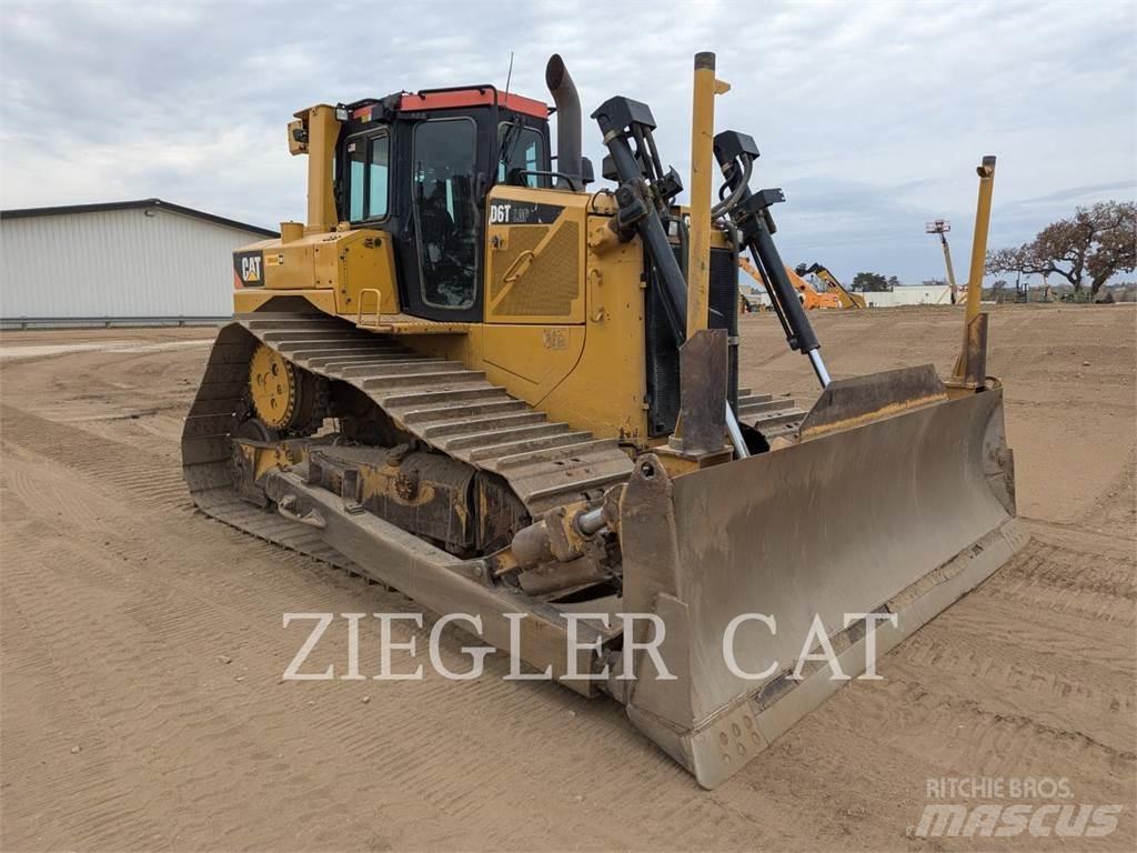 CAT D6T Bouteurs sur chenilles