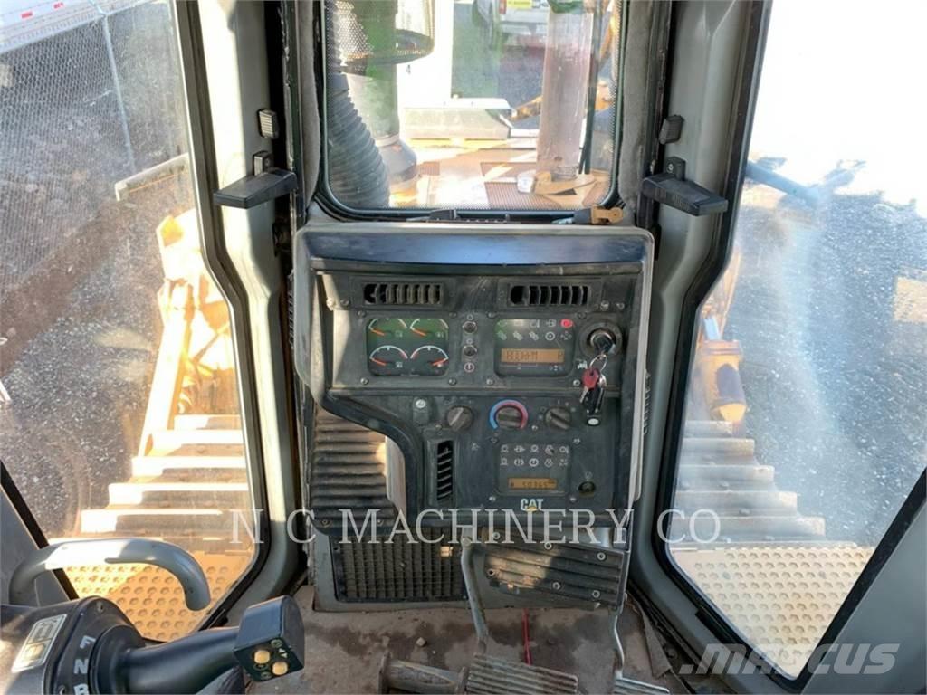 CAT D6T Bouteurs sur chenilles