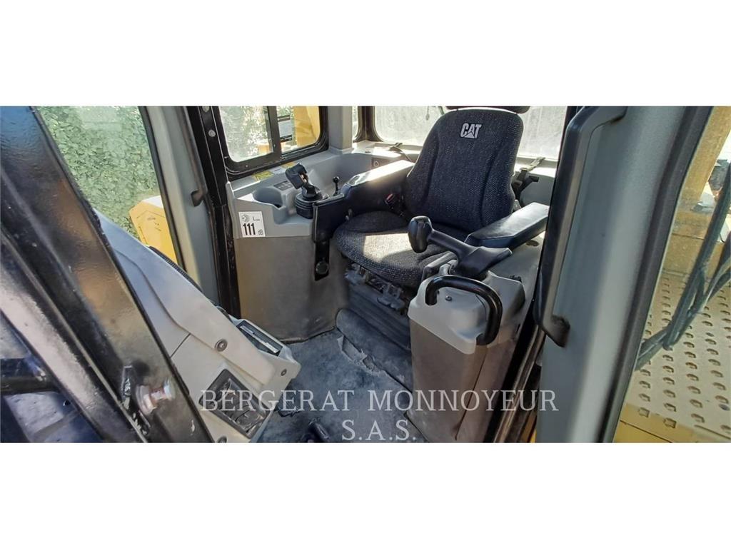 CAT D6T3B XW Bouteurs sur chenilles