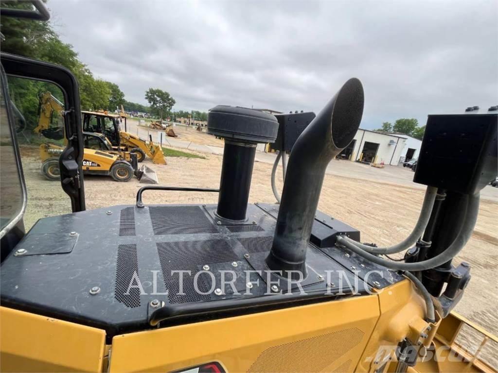 CAT D7-17 Bouteurs sur chenilles