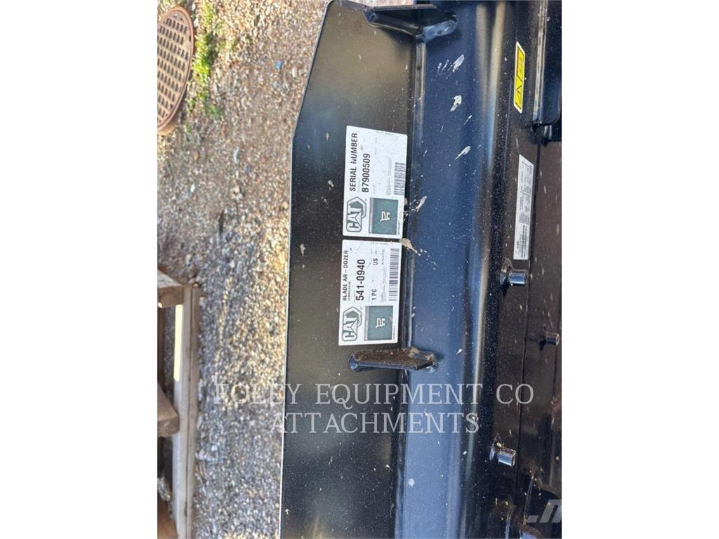 CAT DBSSL79 Chargeuse compacte