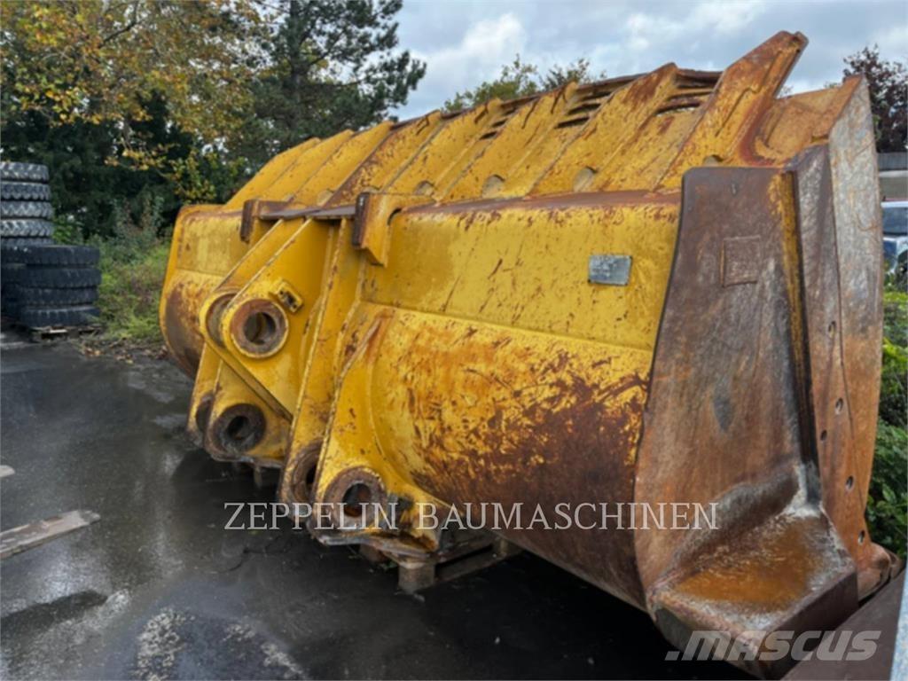 CAT FELSSCHAUFEL 990H Godet