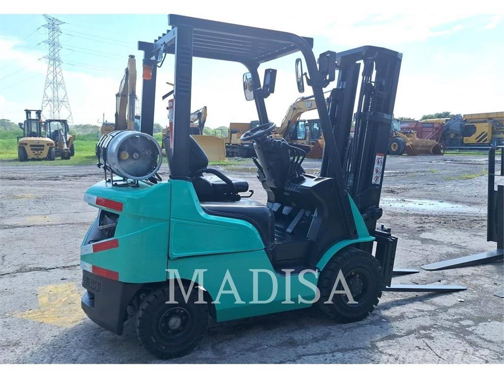 CAT FG18N Autres Chariots élévateurs