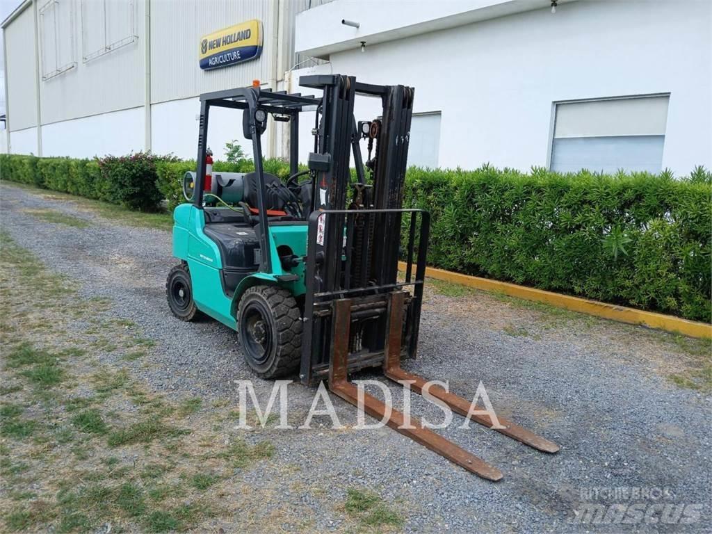 CAT FG30N5-GLE Autres Chariots élévateurs