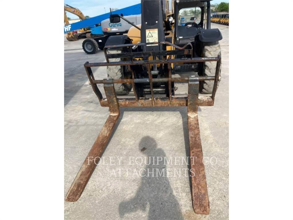 CAT FKTHT60W Chariot télescopique