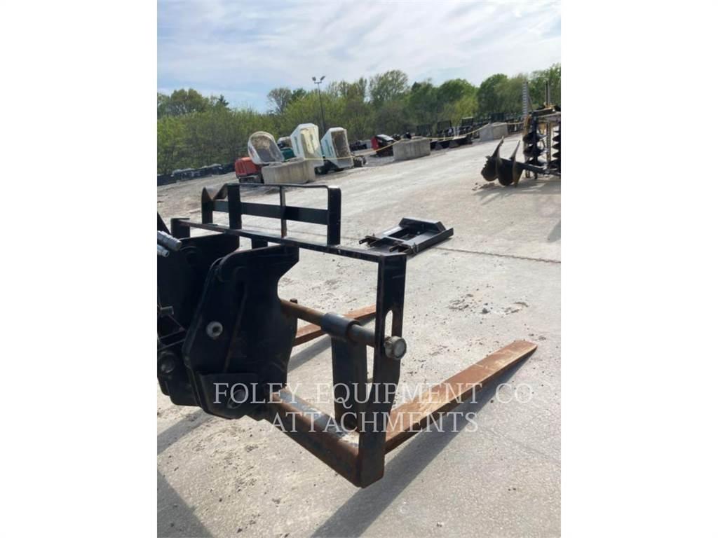 CAT FKTHT60W Chariot télescopique