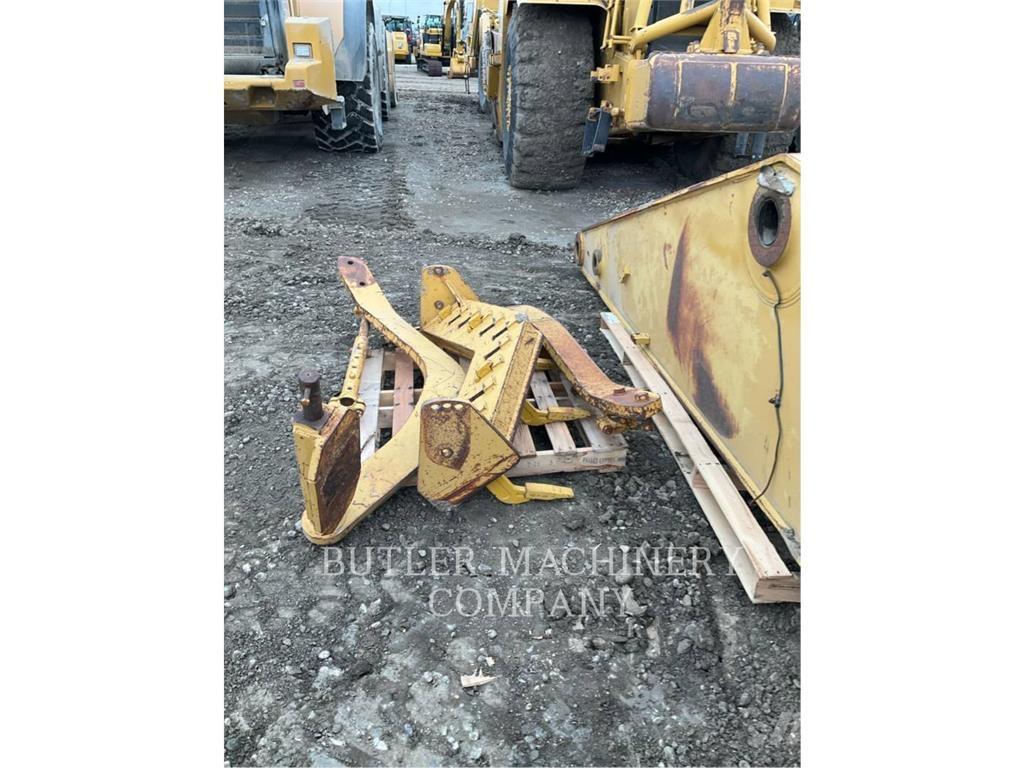 CAT FRONT SCARIFIER Scarificateur