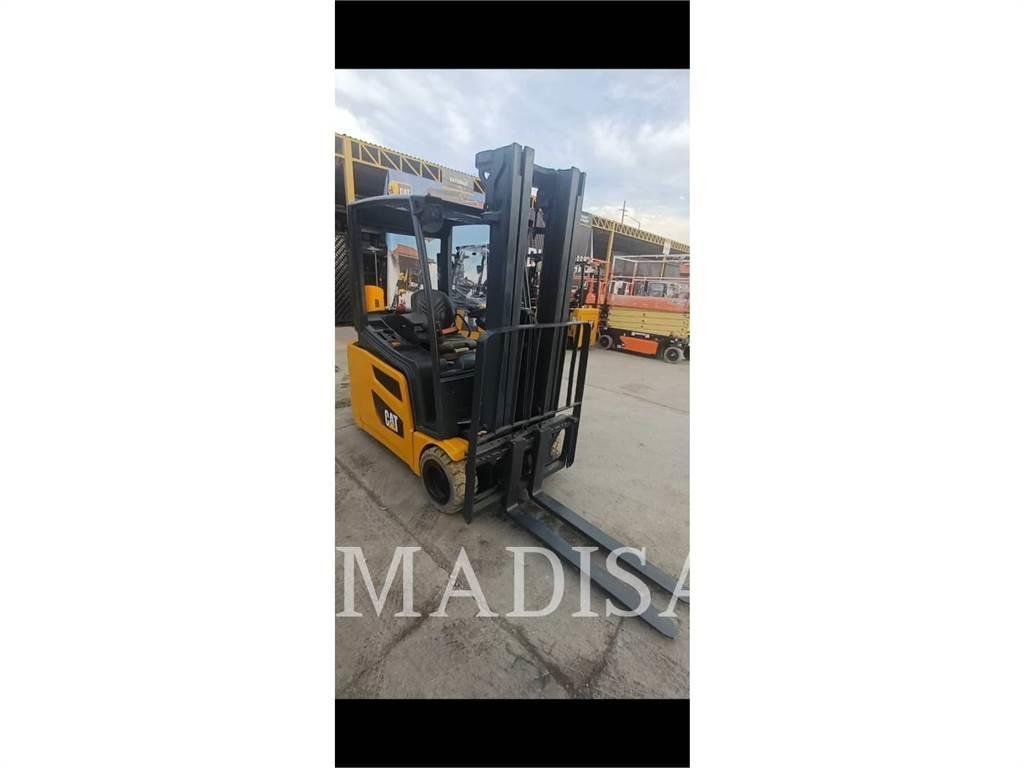 CAT LIFT TRUCKS 2ET4000 Autres Chariots élévateurs