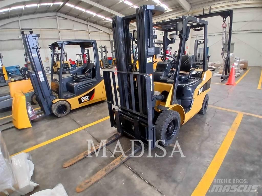 CAT LIFT TRUCKS DP25NM Autres Chariots élévateurs