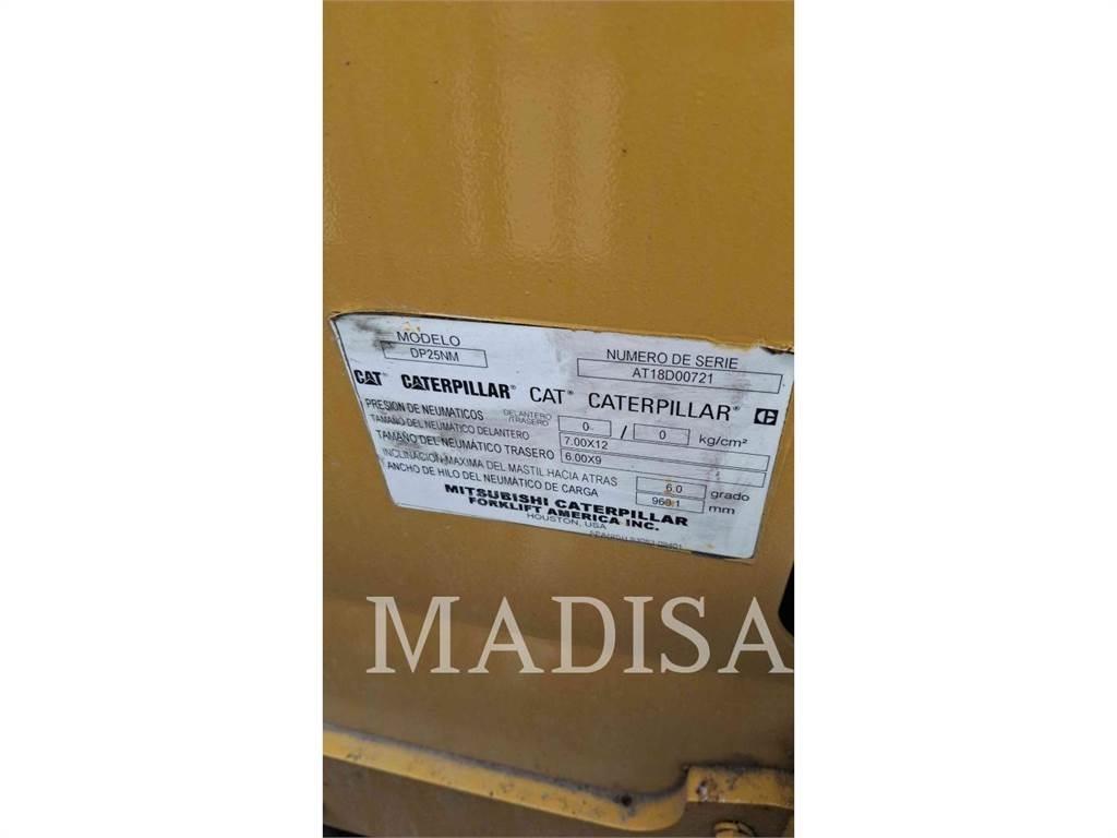 CAT LIFT TRUCKS DP25NM5 Chariots diesel