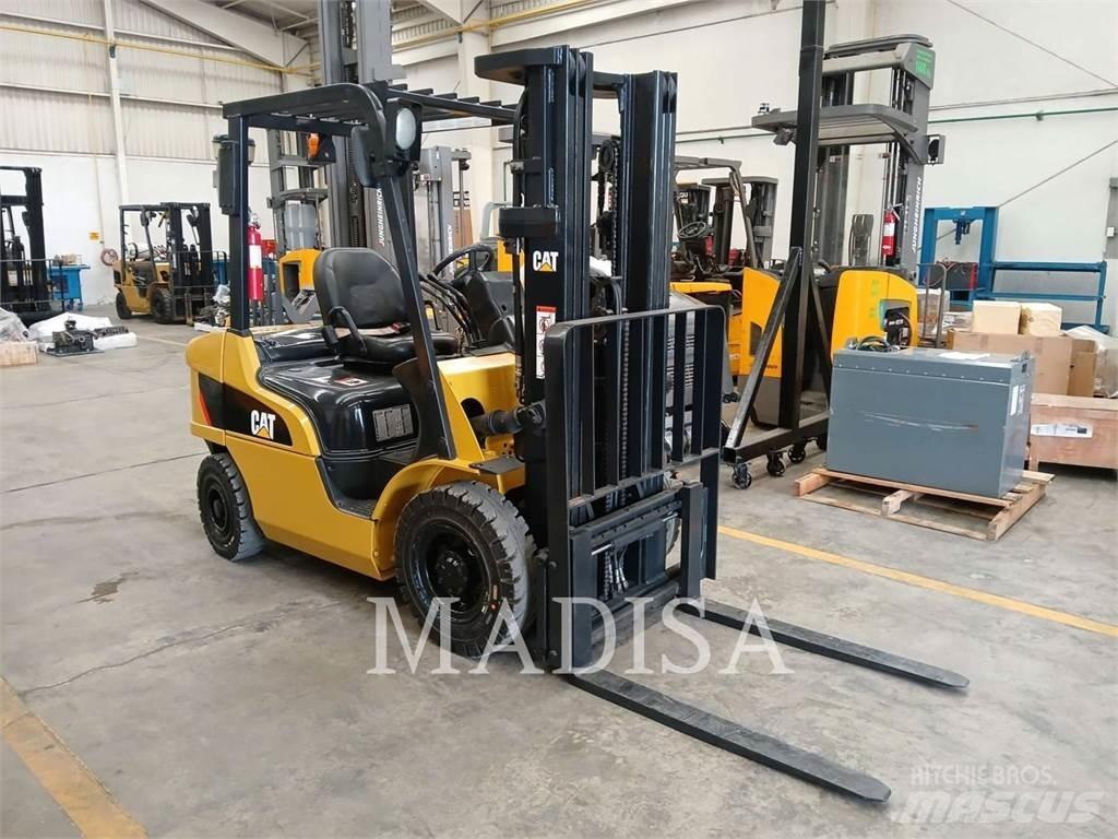 CAT LIFT TRUCKS DP25NM5 Autres Chariots élévateurs
