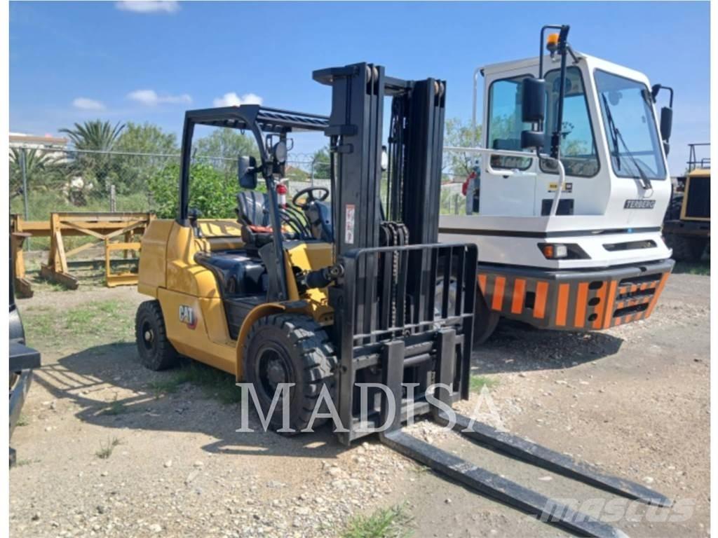 CAT LIFT TRUCKS DP50CNM Chariots diesel