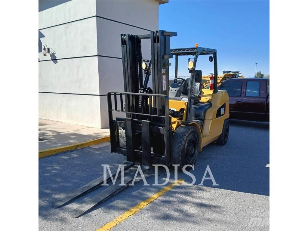 CAT LIFT TRUCKS DP50NM Chariots diesel