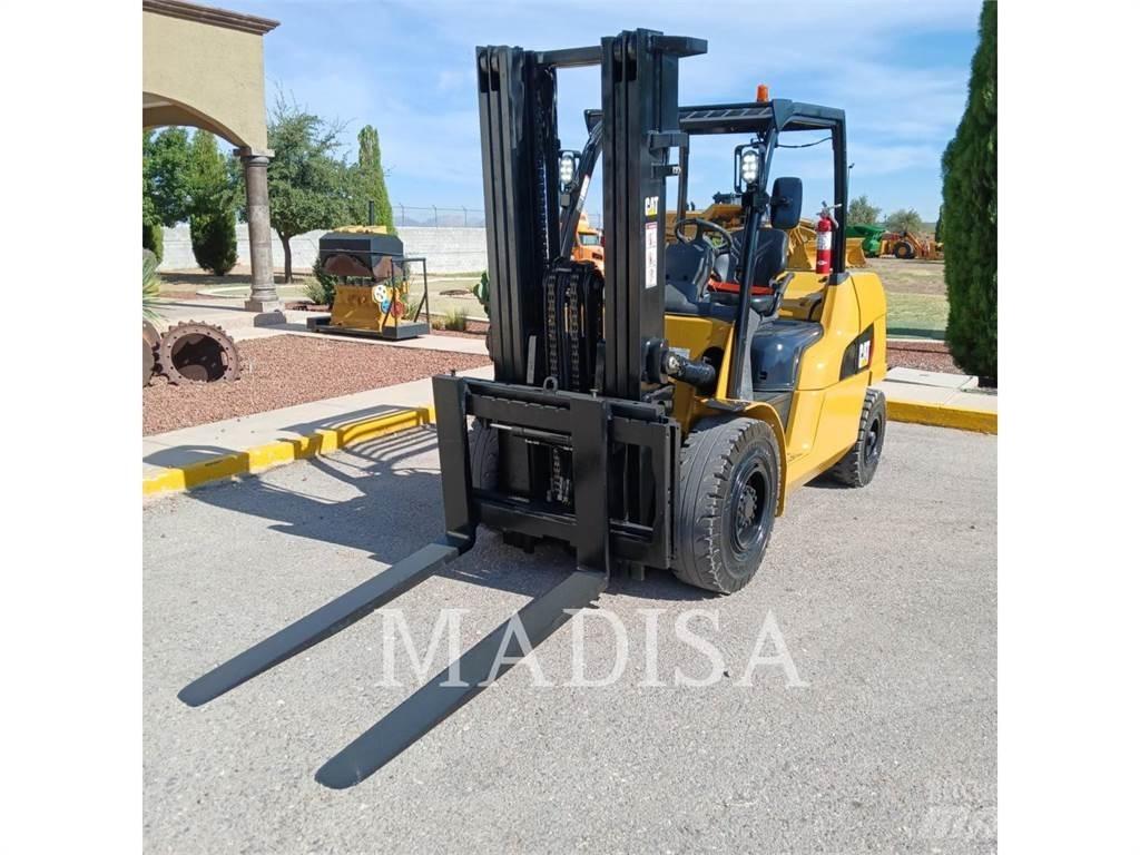 CAT LIFT TRUCKS DP50NM Chariots diesel