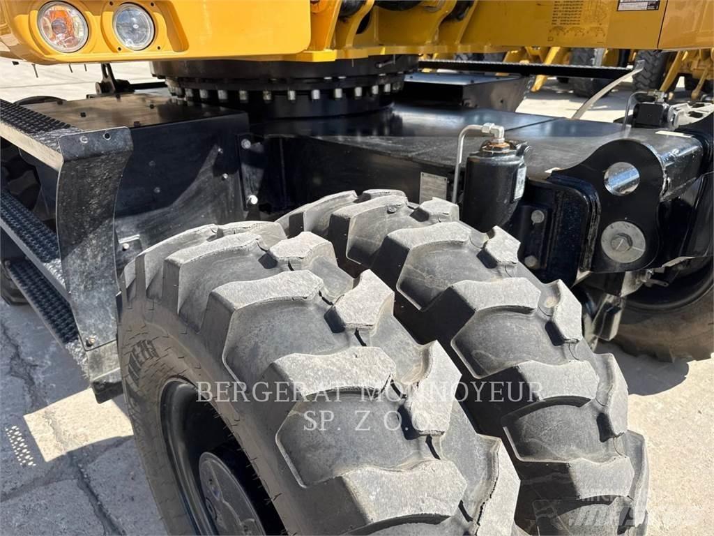 CAT M316 Pelle sur pneus