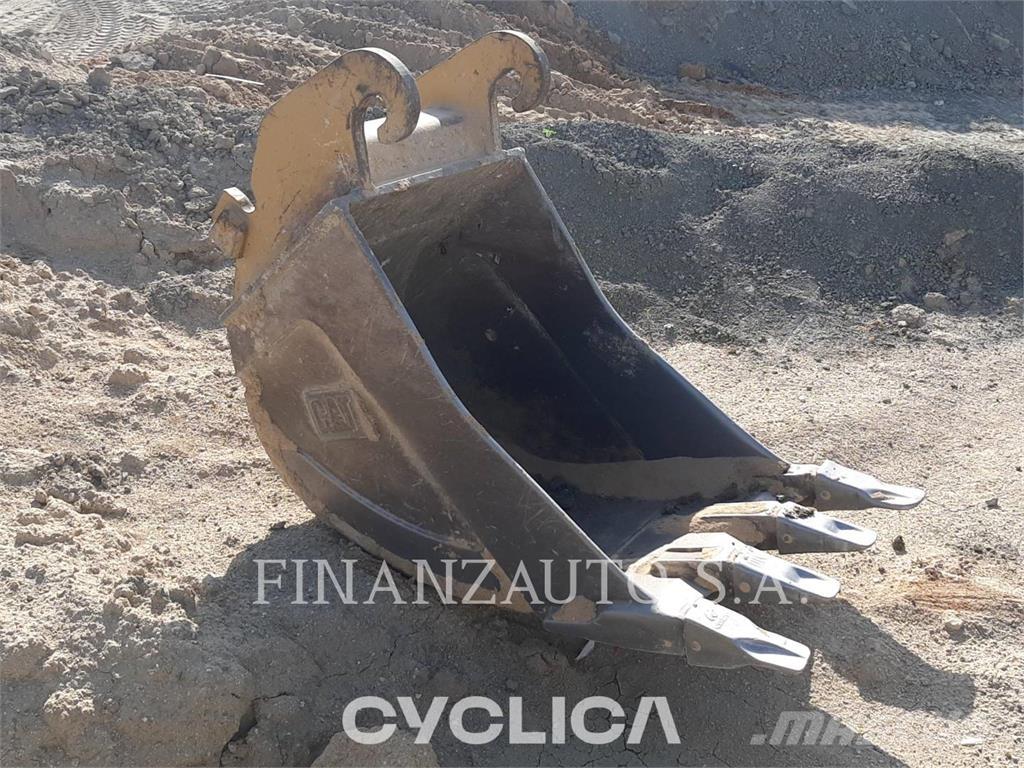 CAT M318 Pelle sur pneus