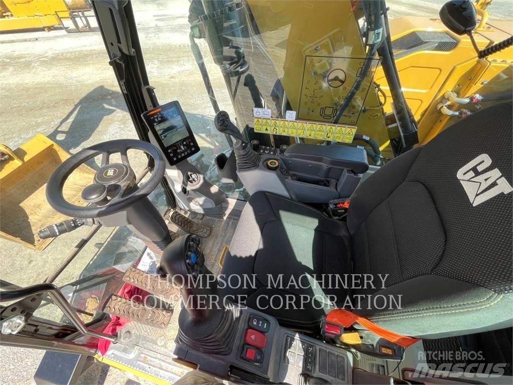 CAT M31807 Pelle sur pneus