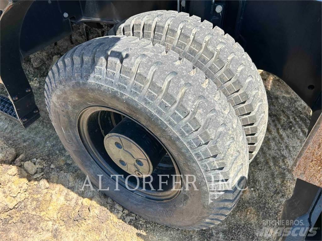 CAT M320F Pelle sur pneus