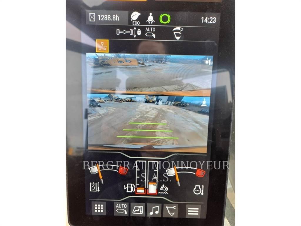 CAT MH3022 Pelle sur pneus
